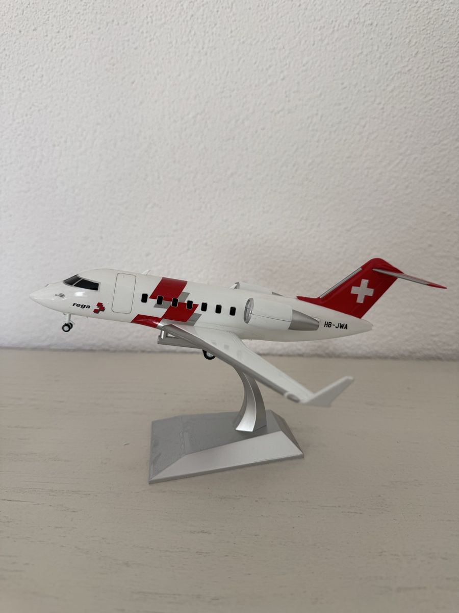 Rega Modellbausätze & Standmodelle: Flugzeugmodell Rega Challenger 650 – Gebraucht aus Zürich von PapaFoxtrott