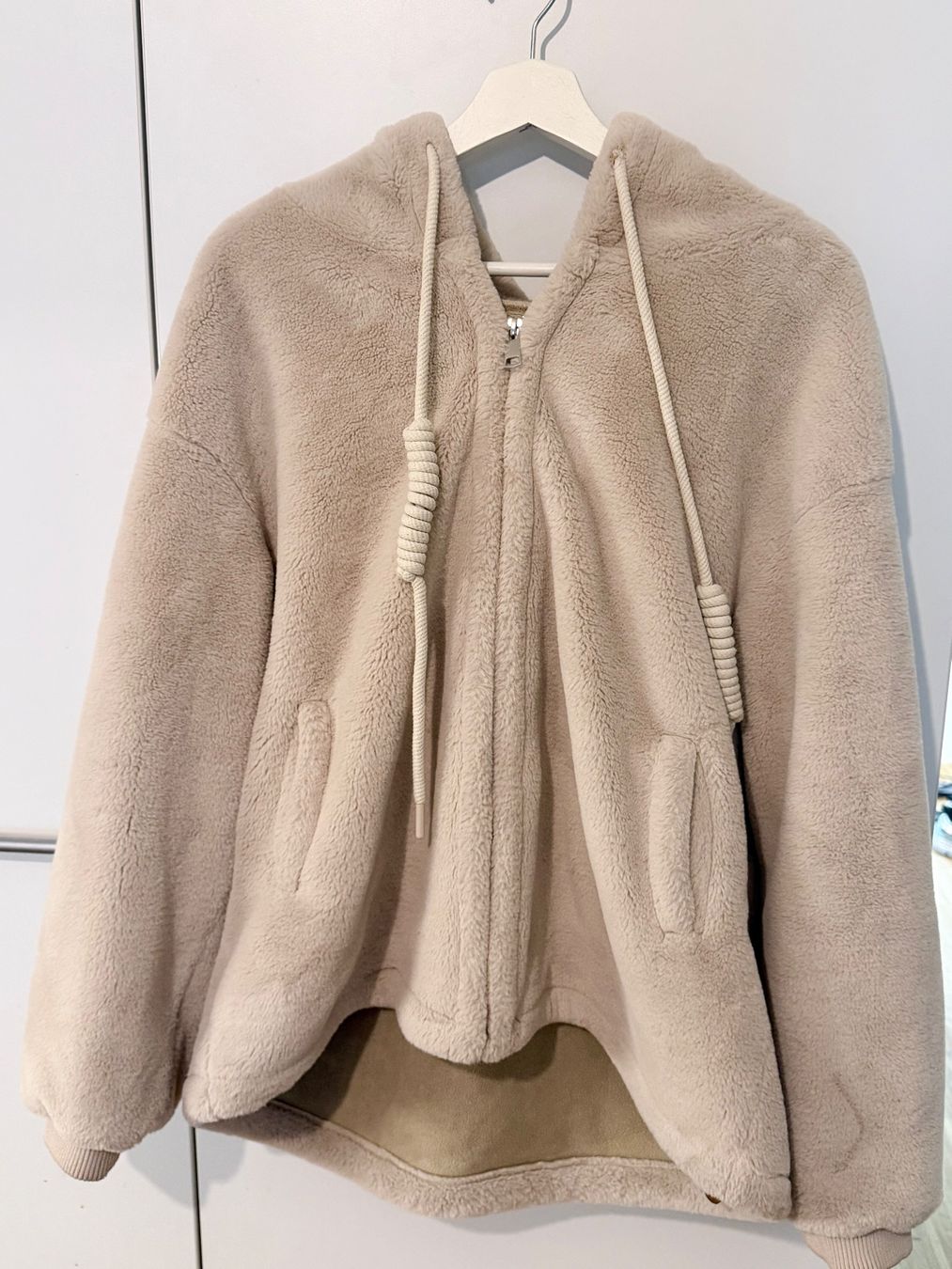 Giacche: Cozy Coffee & Cream Fluffy Jacket with Suede Lining – Usato da Zürich venduto da ada_ls7k 2