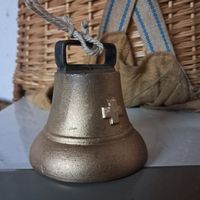 SCHLICHTES GLÖGGLI MIT SCHWEIZERKREUZ 