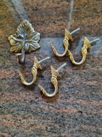 4 antike Messing Wandhaken / Garderobenhaken, Top Zustand