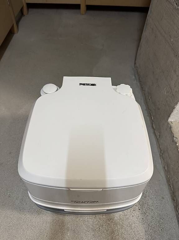 WC: Vendo Porta Potti WC – Usato da Locarno venduto da pat_gtn8 1