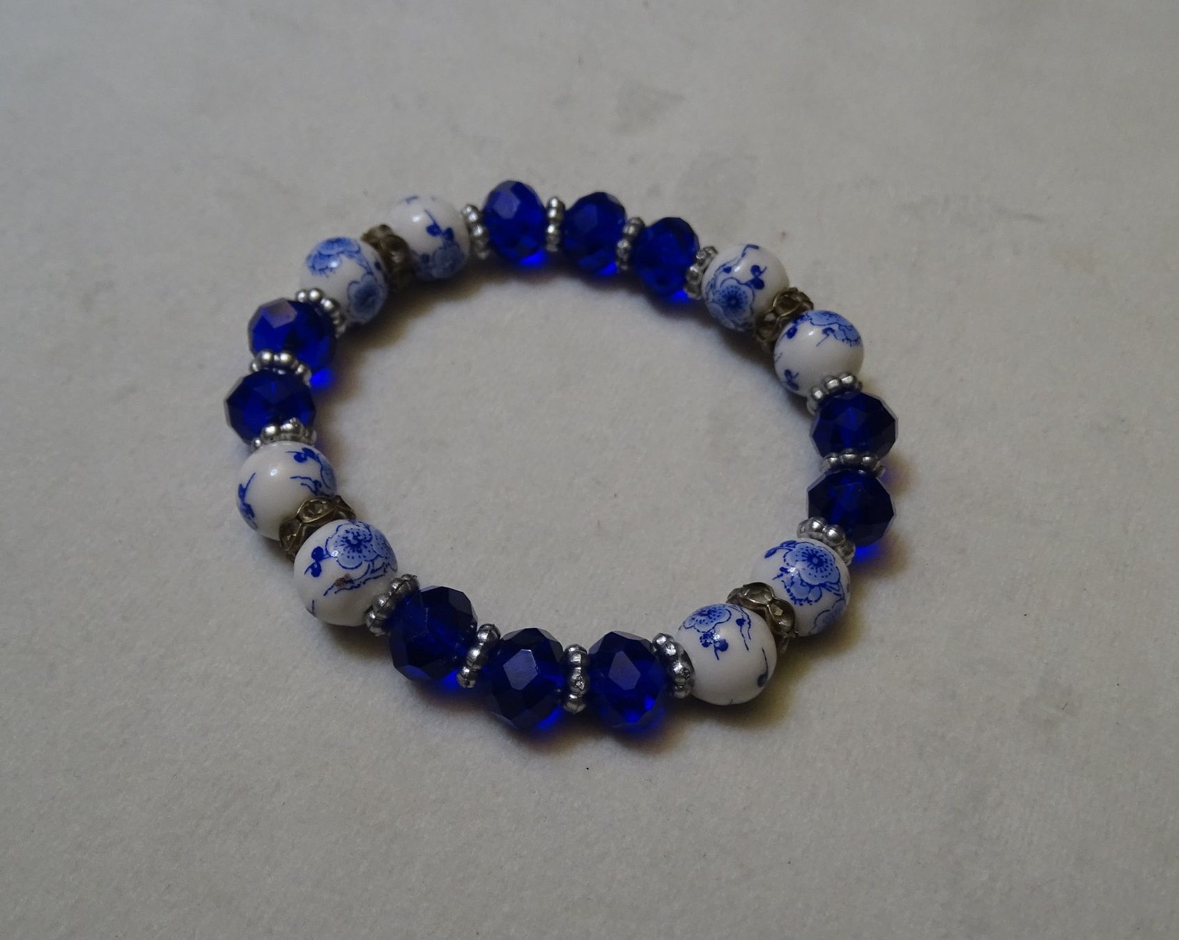 Bracciali & Braccialetti: ***TOP*** Armperlenkette Blau-Weiss Muster ***TOP*** – Usato da Zofingen venduto da Felix459 1