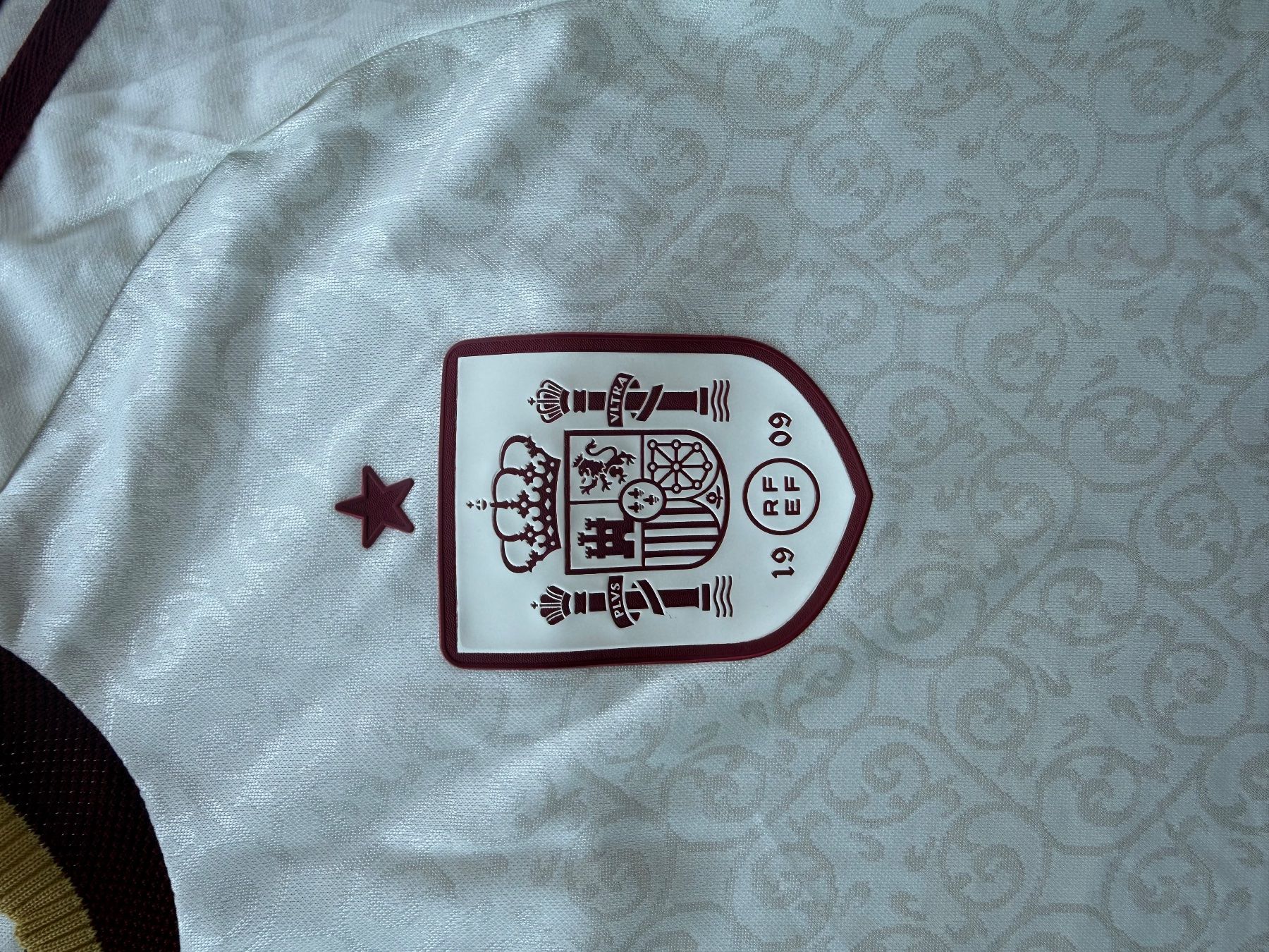 Adidas Canottiere & Pantaloni: Spanien WM Trikot 2025/2026 – Usato da Bözen venduto da DjMel 2