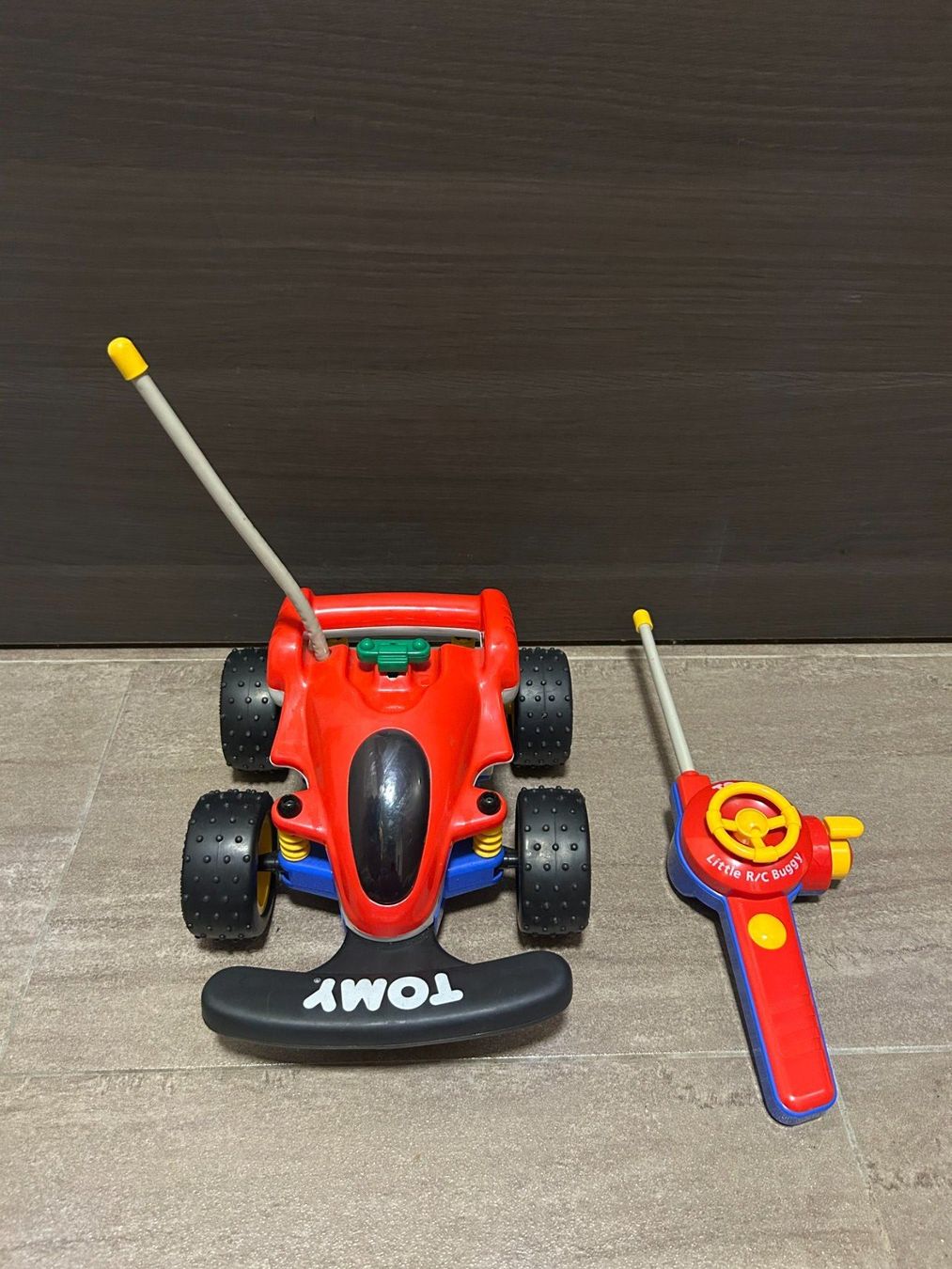 Modellismo RC: Tomy Big Fun Buggy télécommandé vintage 90's – Usato da Lausanne venduto da Retro-geek