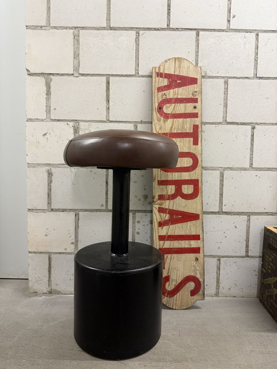 Hocker: Echt Leder Barhocker / Design mid century Vintage – Gebraucht aus Burgdorf von zoe_g7lh