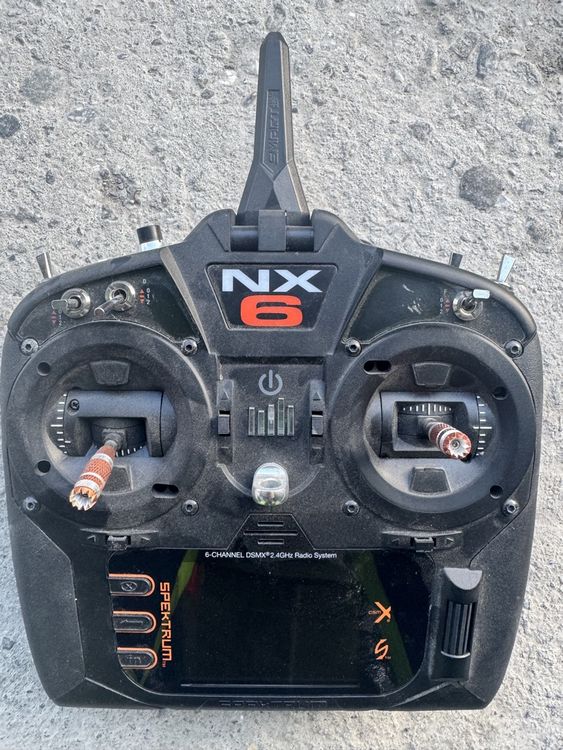Spektrum NX6 Fernsteuerung Sender 6 Kanal DSMX (Defekt) in Schattenhalb ...