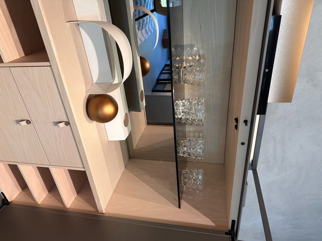 Scaffali: Rialto Bar Cabinet / Rimadesio – Usato da Emmen venduto da Davinci_Design 3