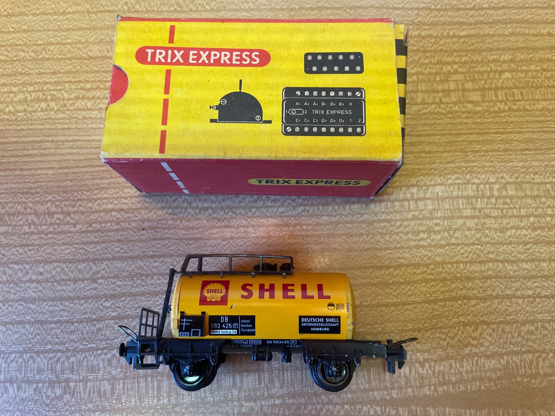 Trix Modellini di ferrovie: Trix Express H0 Shell Kesselwagen – Usato da Suhr venduto da Daneli7 4
