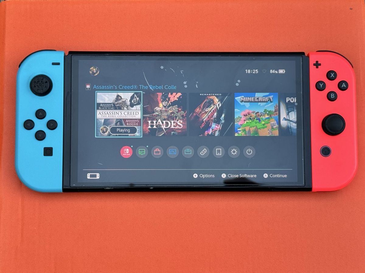 Nintendo Console: Console Nintendo Switch OLED – Usato da Genève venduto da kaldwin 1