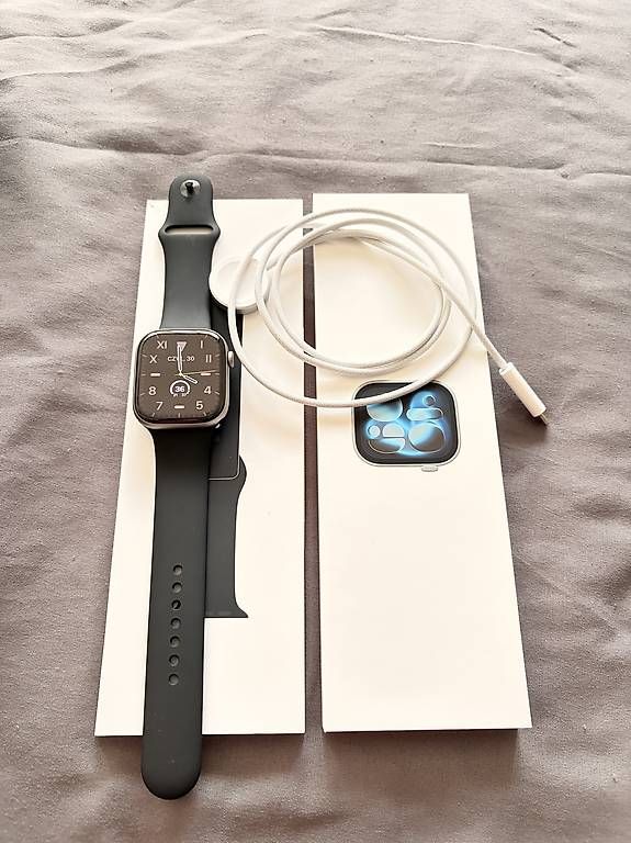 Apple Smartwatch: Apple Watch 11 LTE/GPS/46mm – Usato da Zürich venduto da Tomasz07