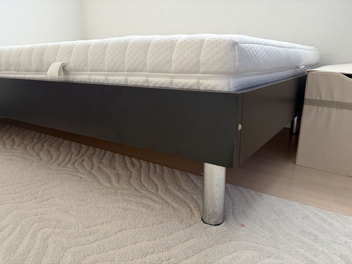 Letti: Bett mit Matratze 140 x 200 cm – Usato da Suhr venduto da simplex- 1