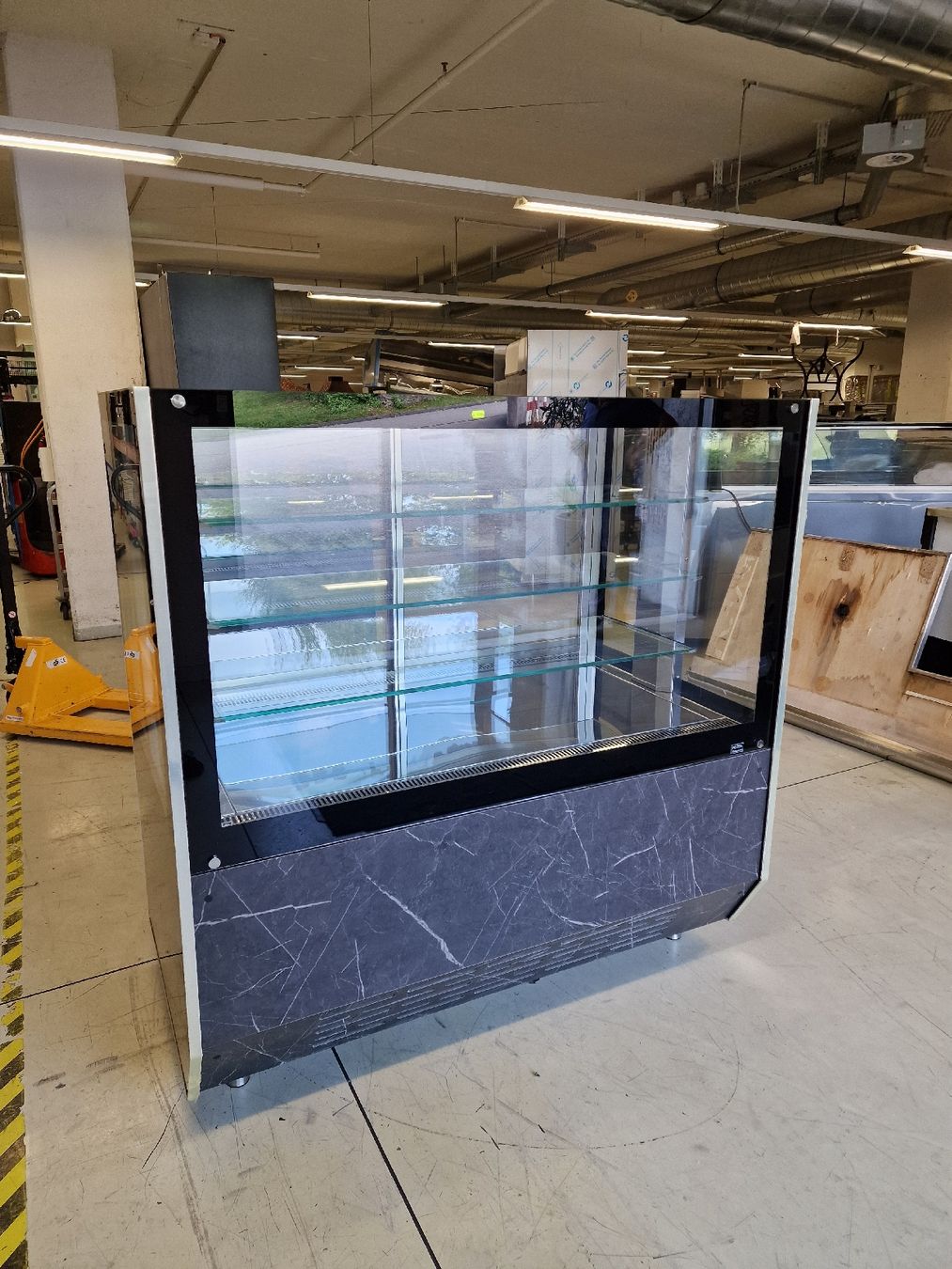 Allestimento di negozi e stand fieristici: Kühlvitrine  Neu – Usato da Niederwangen BE venduto da HasGastrobedarf 3