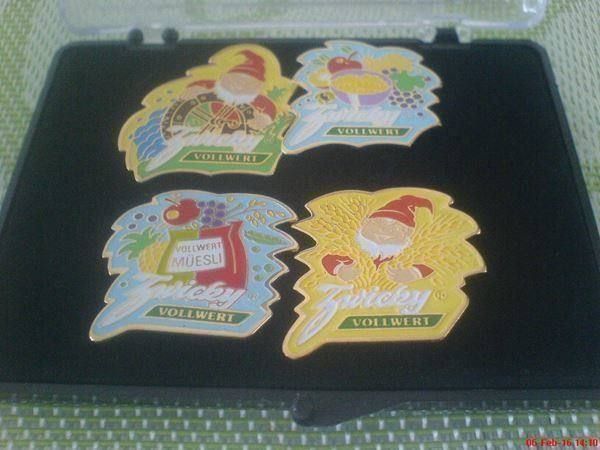 Plaketten & Abzeichen: 4x Zwicky Vollwert Sonderedition Pin – Gebraucht aus Oftringen von andrax