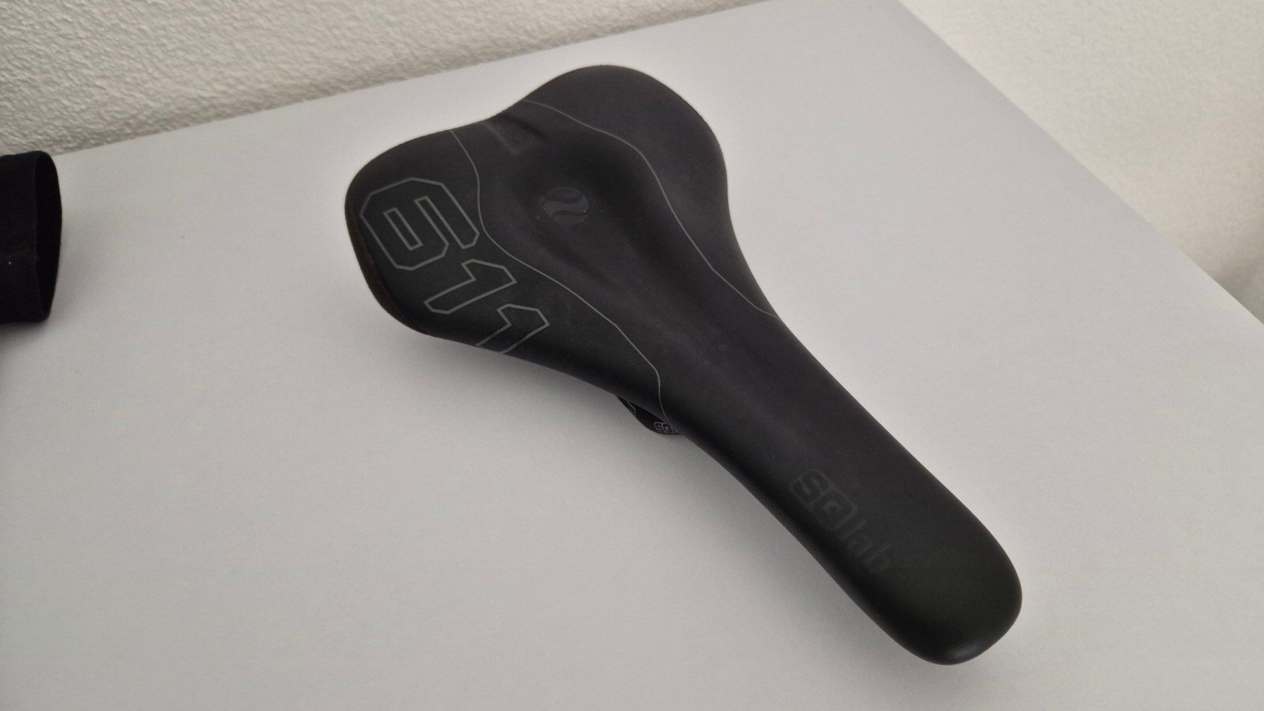 Ersatzteile: Sattel SQlab 611 Ergowave 14cm schwarz Carbon – Gebraucht aus Freienbach von Sector1