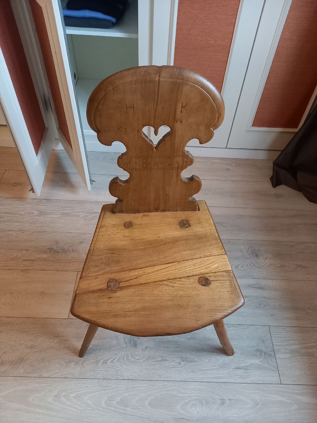 Sedie: Chaise provenant du centre de la Suisse datant de 1828 – Usato da GENEVE venduto da goldforall