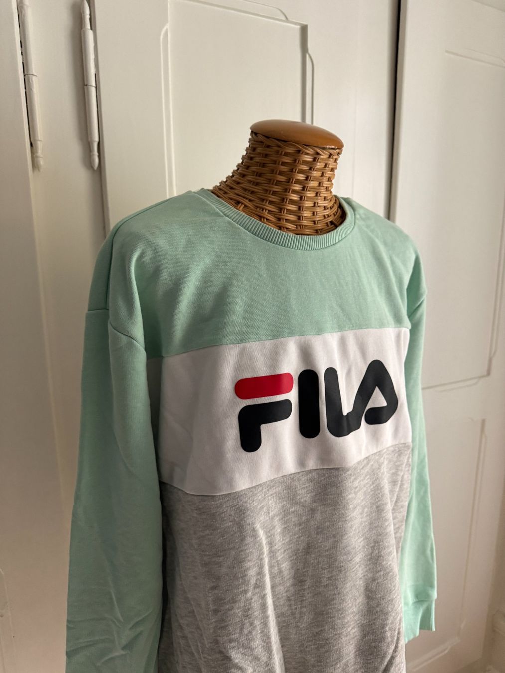 Fila Maglioni & Felpe: FILA - Sweatshirt mint-grau-weiss XL – Usato da Zürich venduto da Diazaio 1