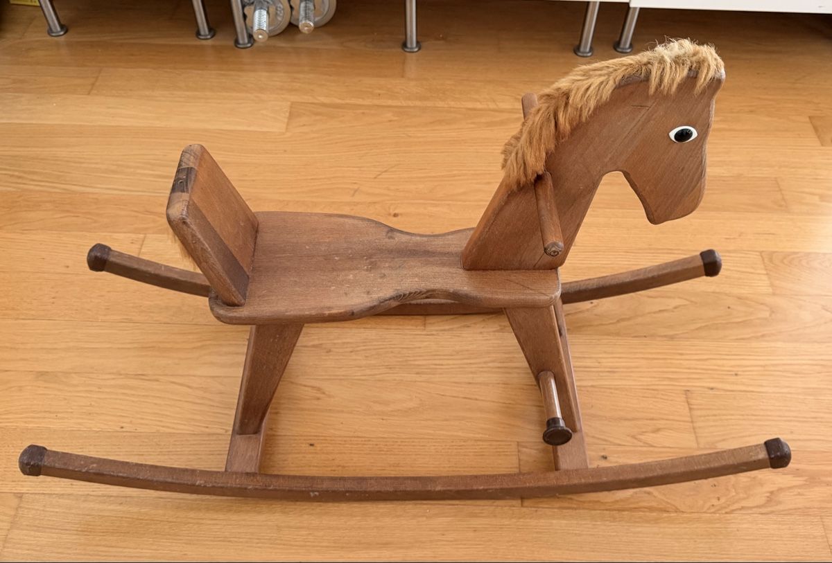 Altre altalene da giardino: Schaukelpferd Vintage Holz – Usato da Zürich venduto da Womancita 1