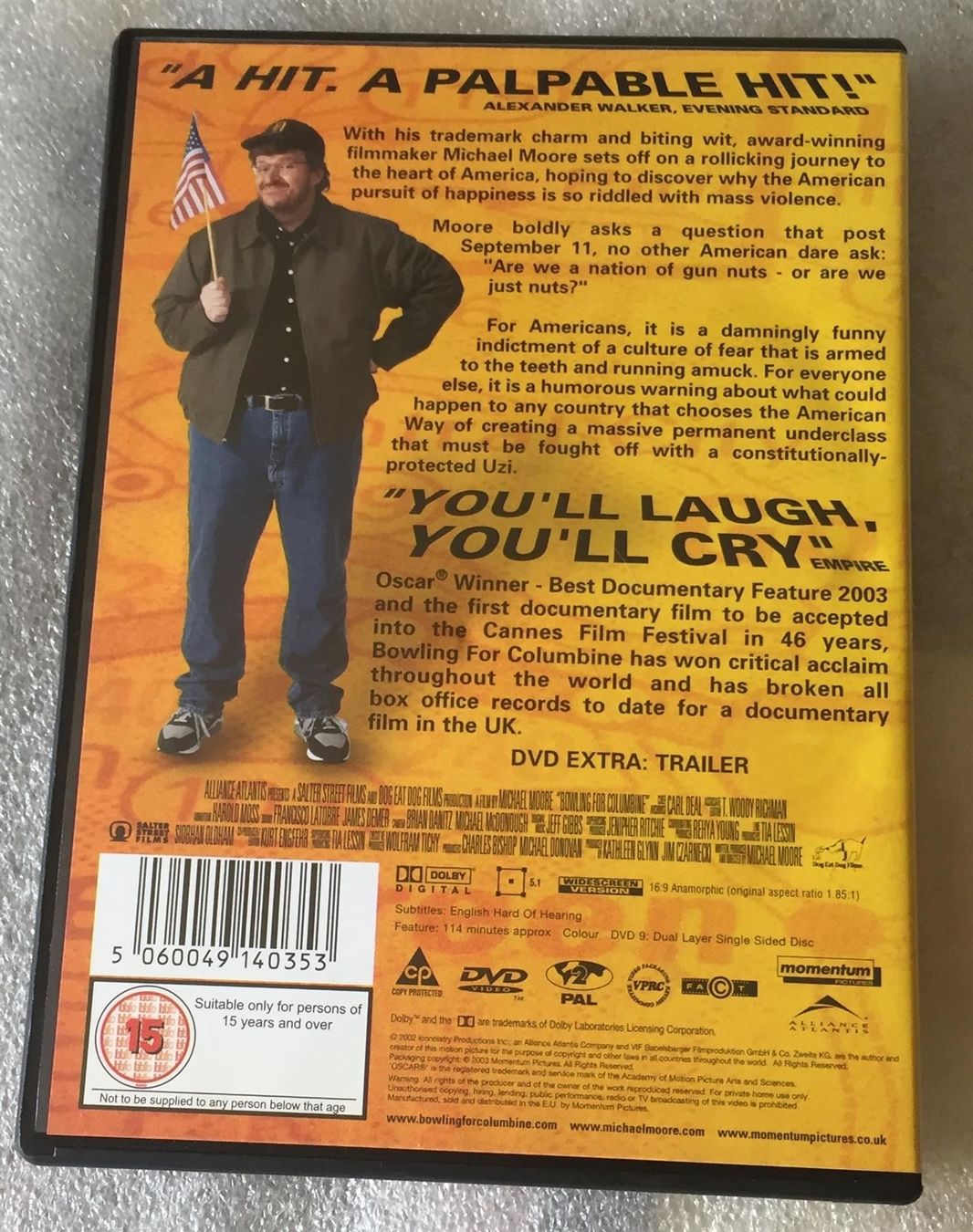 Tutti i DVDs: Cult documentary Michael Moore's Bowling for Columbine DVD – Nuovo (secondo la descrizione) da Genève venduto da Cockattoo 1