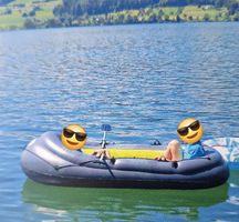 Schlauchboot, Gummiboot Paddel und Pumpe