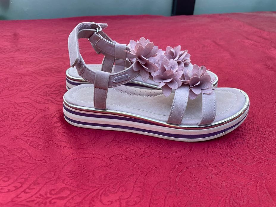 Scarpe per ragazze: Mädchen Sandalatten 33 Top Zustand – Usato da Bergdietikon venduto da antovale 2
