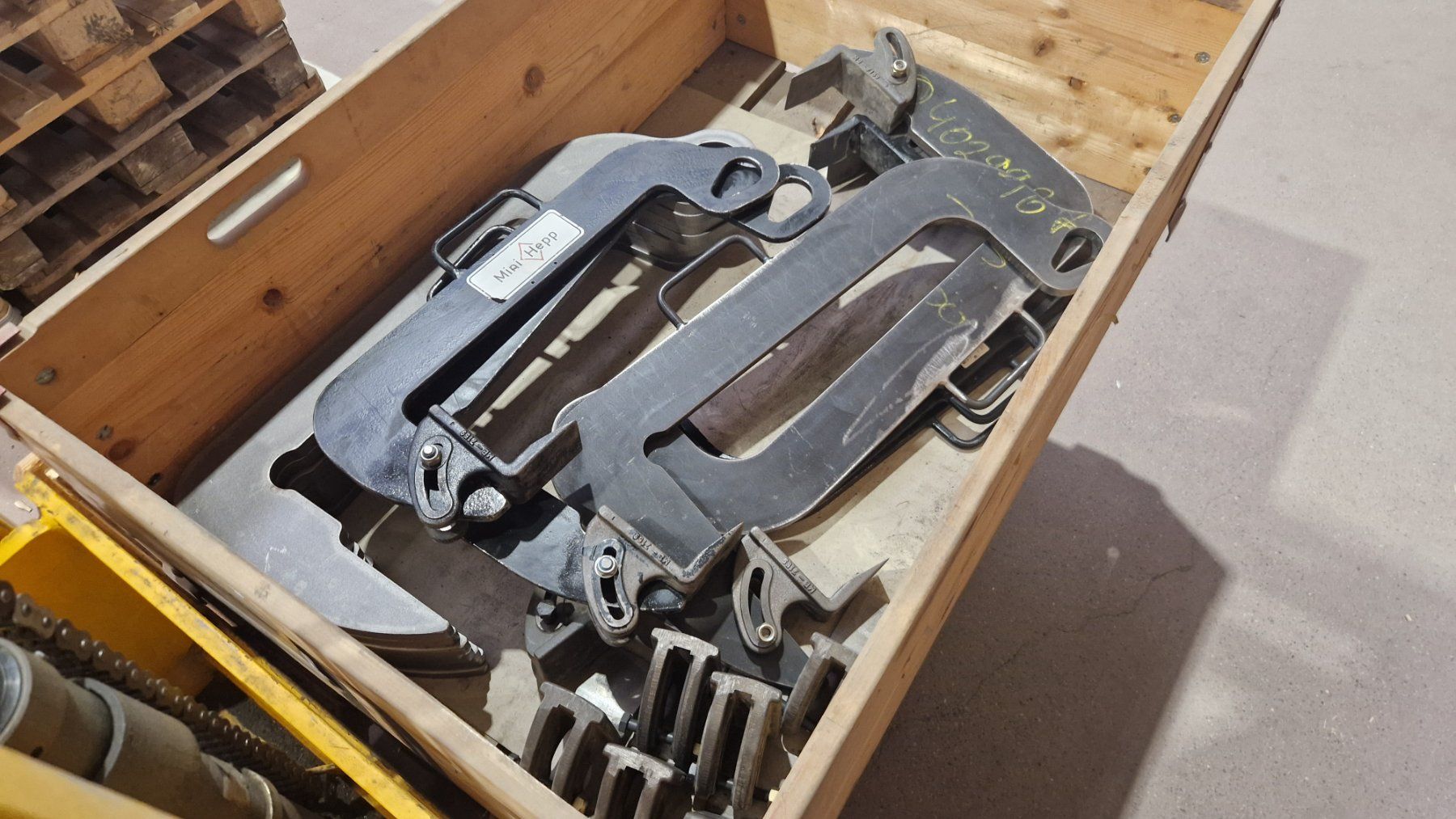 Ferramenta: Coilhaken 1000kg – Usato da Grenchen venduto da SOPREM 2