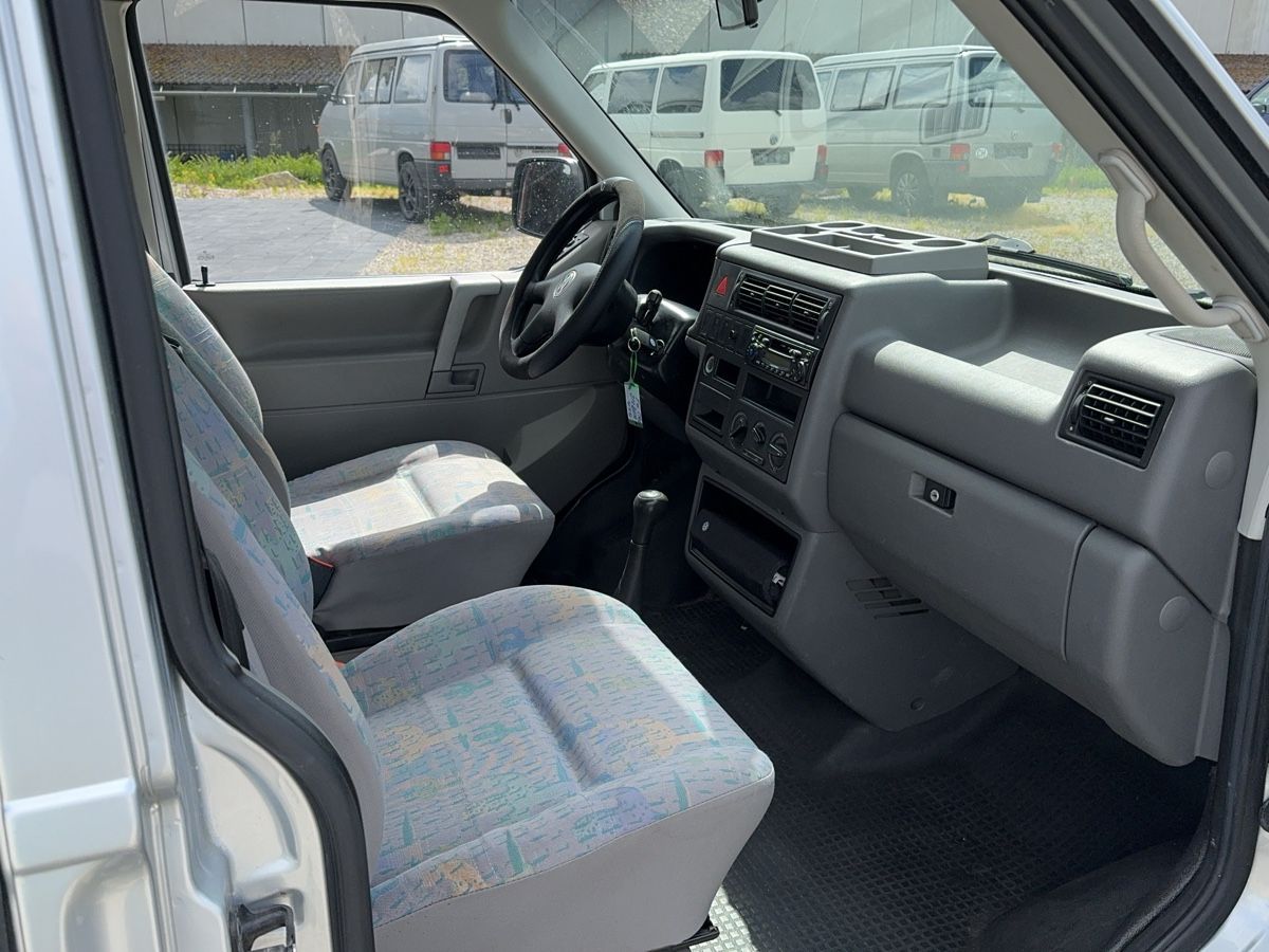 VW Véhicules de camping: VW T4 Syncro Benzin Klima MfK – D'occasion à Täuffelen par auto-neff 7