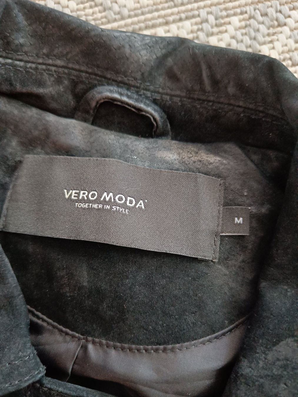Vero Moda Giacche: Vero Moda Bikerjacke schwarz Kunstleder Gr. M – Usato da Zürich venduto da Atelier.Second 3