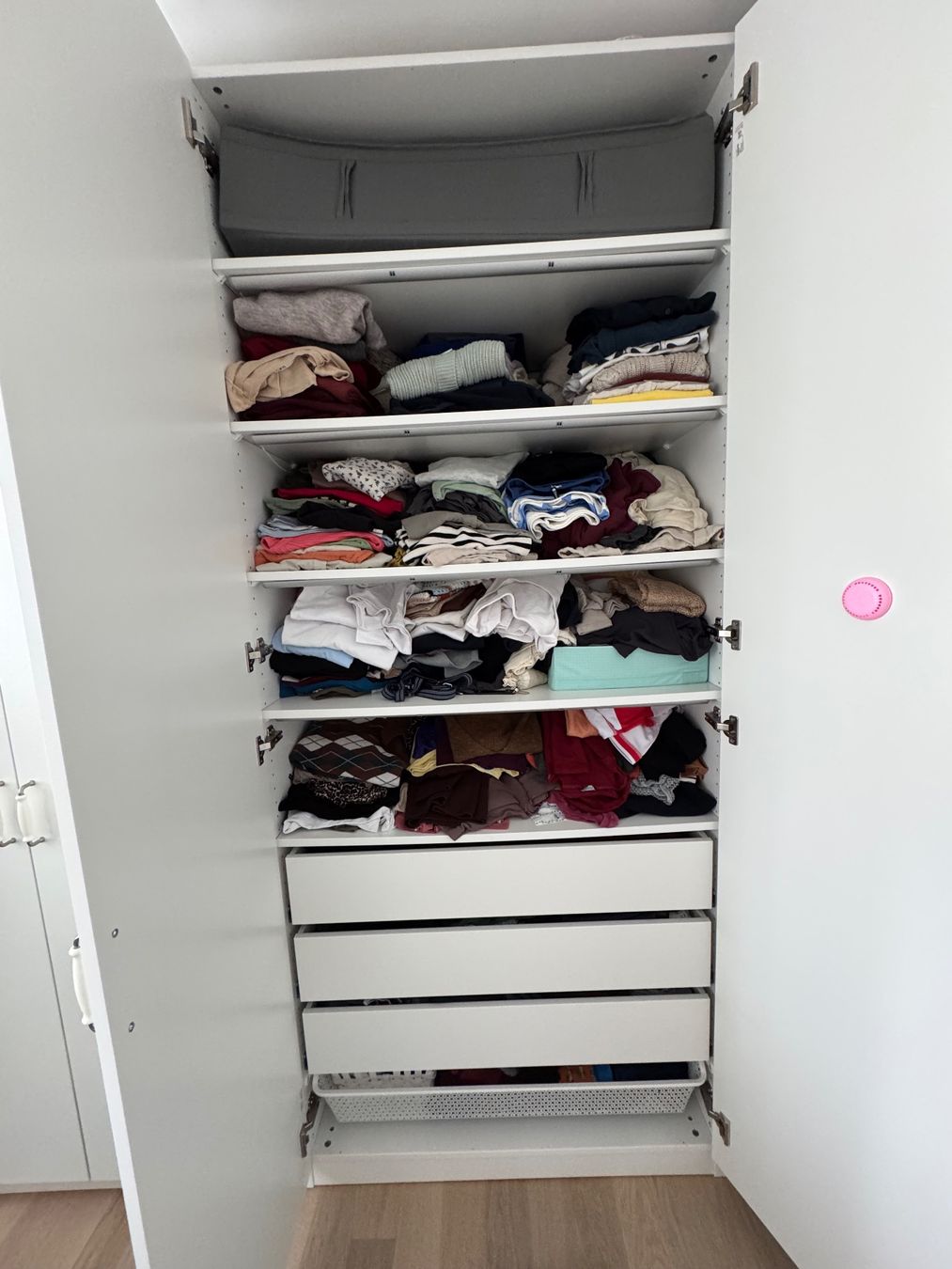 Ikea Armadi: Eckschrank mit Leuchte – Usato da Winterthur venduto da tam_52r2 3