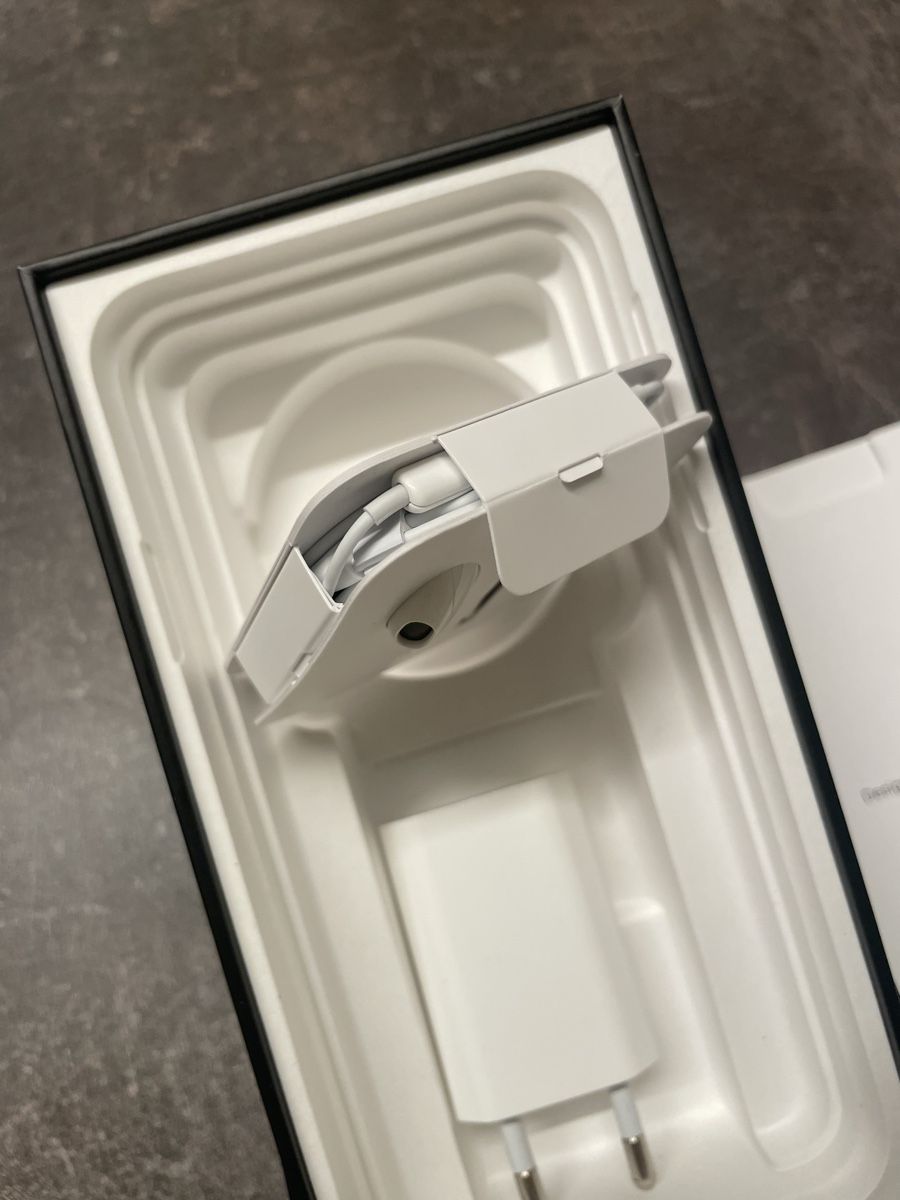 Apple Telefoni cellulari / Smartphones: Zubehör zu iPhone 11 Pro Max Midnight Green – Usato da Wettingen venduto da Serk 1