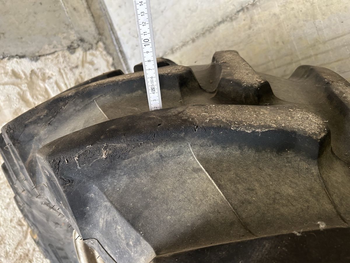 Pirelli Pneumatici & Ruote complete: Kompletträder Traktor reifen Pirelli – Usato da Herisau venduto da Wildheuer1986 3