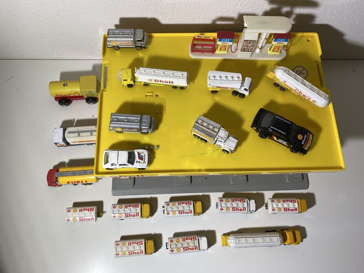 Modellini d'auto: Shell Modellautos/ Tankstelle – Usato da Winterthur venduto da ben_9vxx 9
