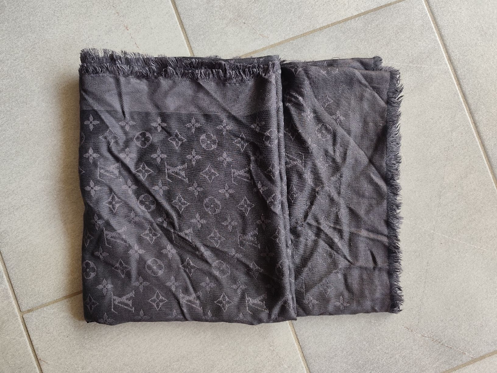 Louis Vuitton Foulard & Sciarpe: Louis Vuitton Chale – Usato da Martigny venduto da Vintage-23