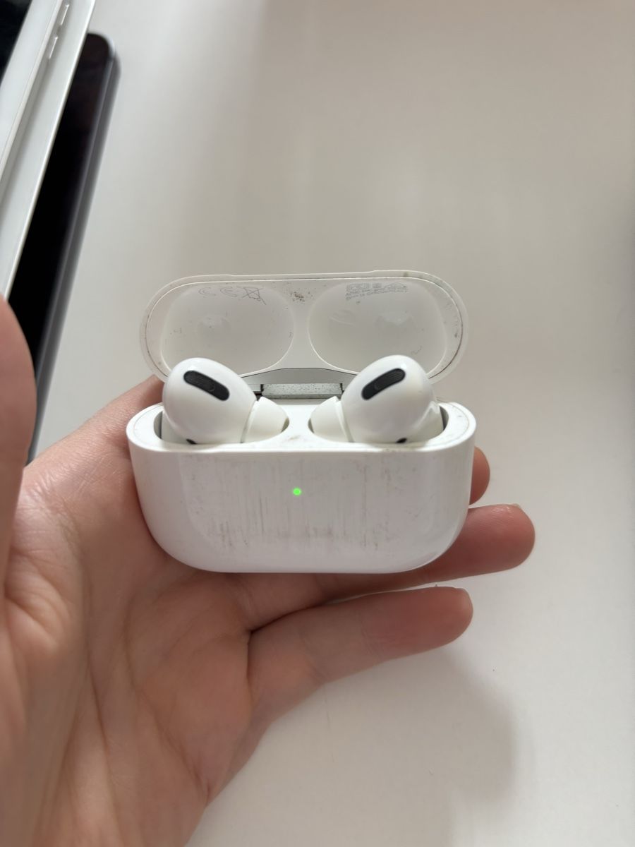 Cuffie: AirPods pro 1 – Usato da La Chaux-de-Fonds venduto da DANIELA19961996