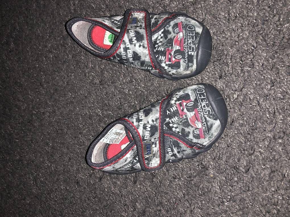 Scarpe per ragazzi: Haussschuhe Gr. 21 – Usato da Neuenhof venduto da FairDeal81