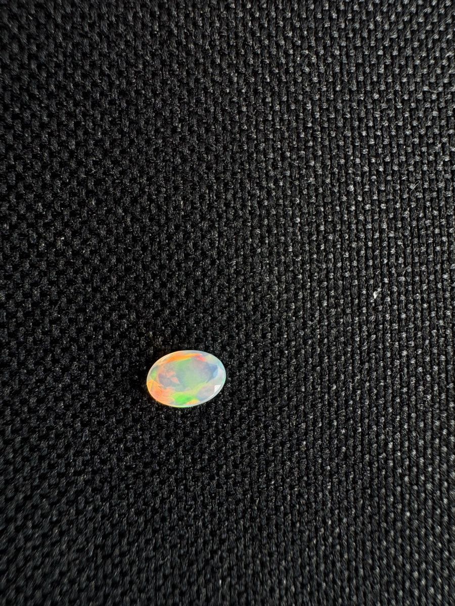 Edelsteine: Äthiopischer Opal 0.45ct – Neu und originalverpackt aus Wängi von Horus90