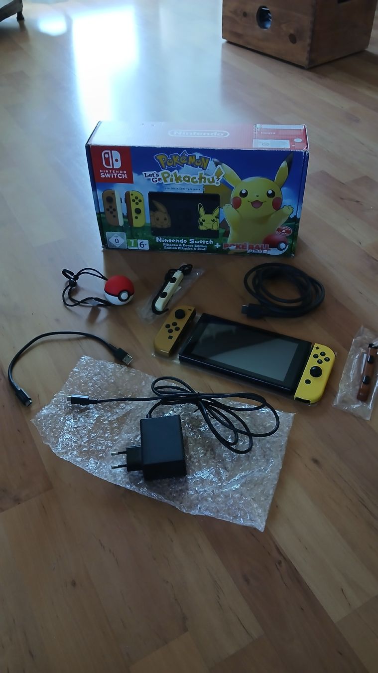 Nintendo Console: Nintendo Switch Pikachu Edition – Nuovo (secondo la descrizione) da Schwarzenberg LU venduto da mai_cyk6