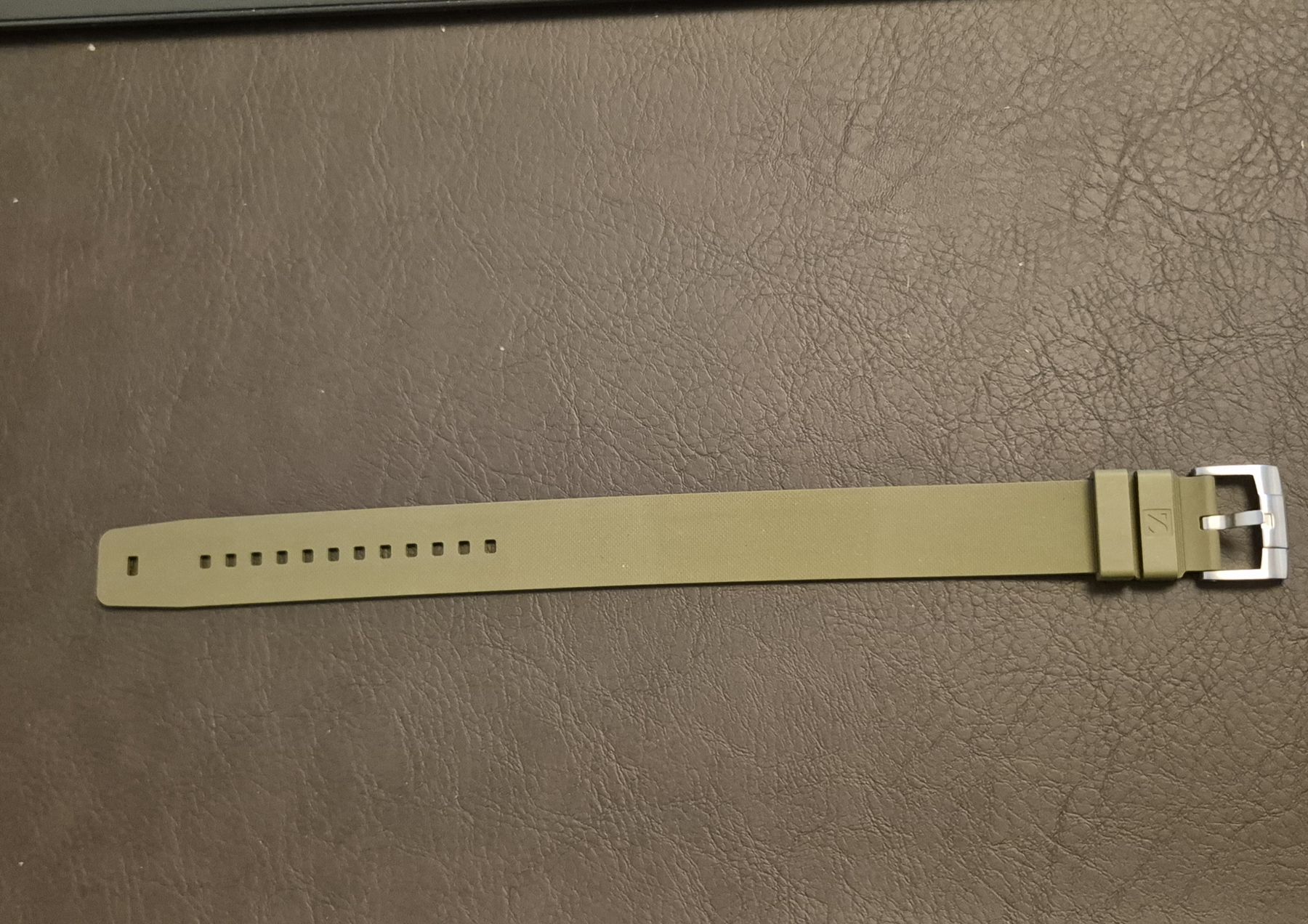 Armbänder & -reifen: Zealande Nato Single Pass Rubber Strap 20mm – Gebraucht aus Worb von StreetChilla