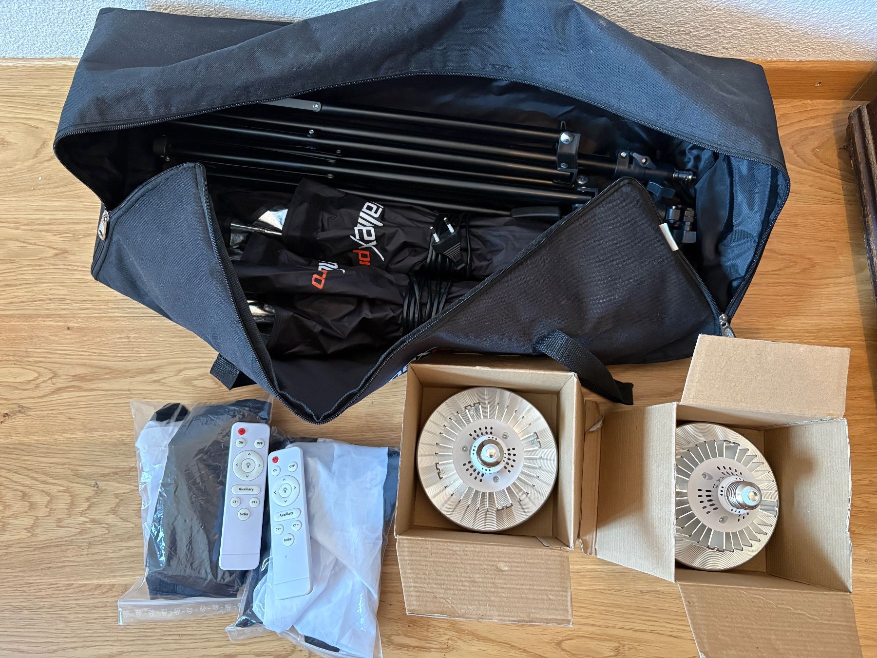 Lampade: Walimex Pro Daylight Dauerlicht-Set (2x Softbox + Stativ) – Usato da Rheineck venduto da roh_b2yn 3