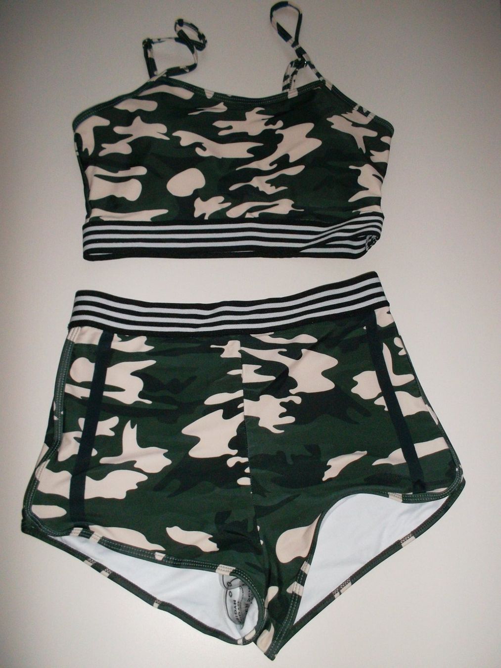 Maillots de bain & Bikinis: BIKINI GR. S/36 CAMUFLAGE – Neuf avec emballage d'origine à Zofingen par Felpa