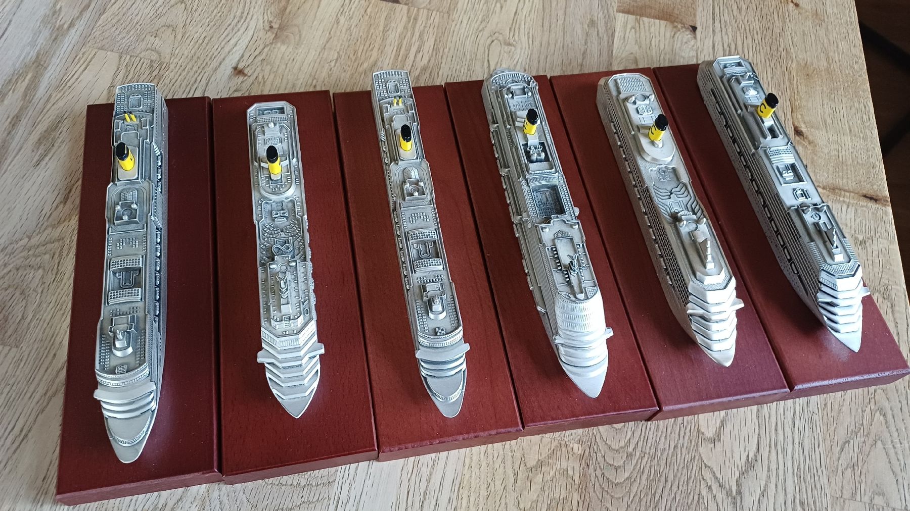 Kit di modellismo & Modellini statici: 6 Modell Schiffe – Usato da Flawil venduto da Naphtali 1