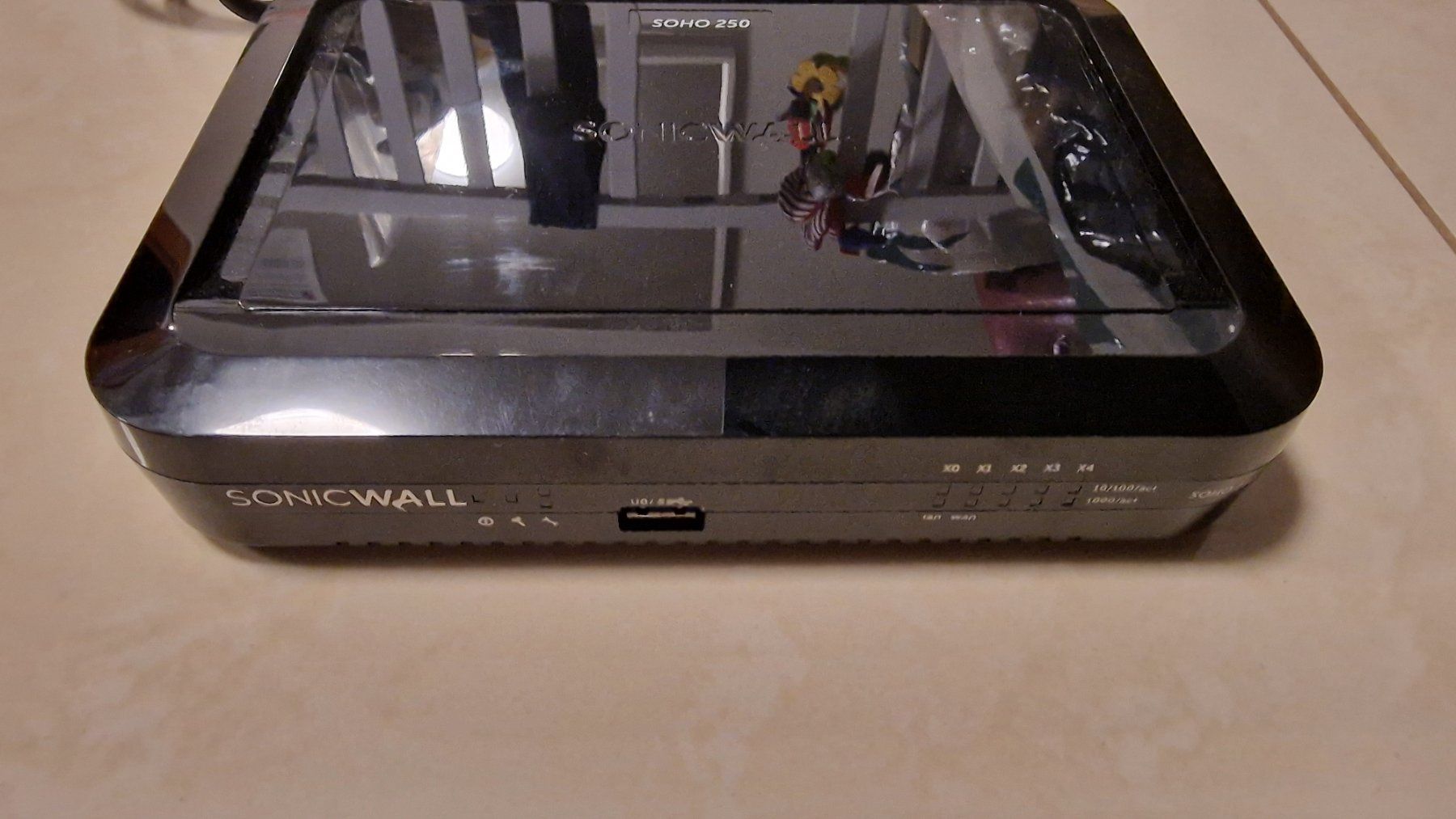 Sonicwall Firewall: SonicWall TZ SOHO 250 Network Security Firewall – Usato da Matran venduto da arom786 1