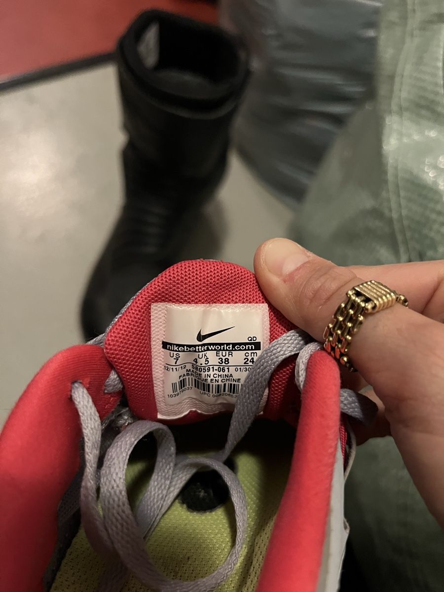 Nike Scarpe da donna: Nike Schuh  – Usato da Märstetten venduto da zerolvlup 2
