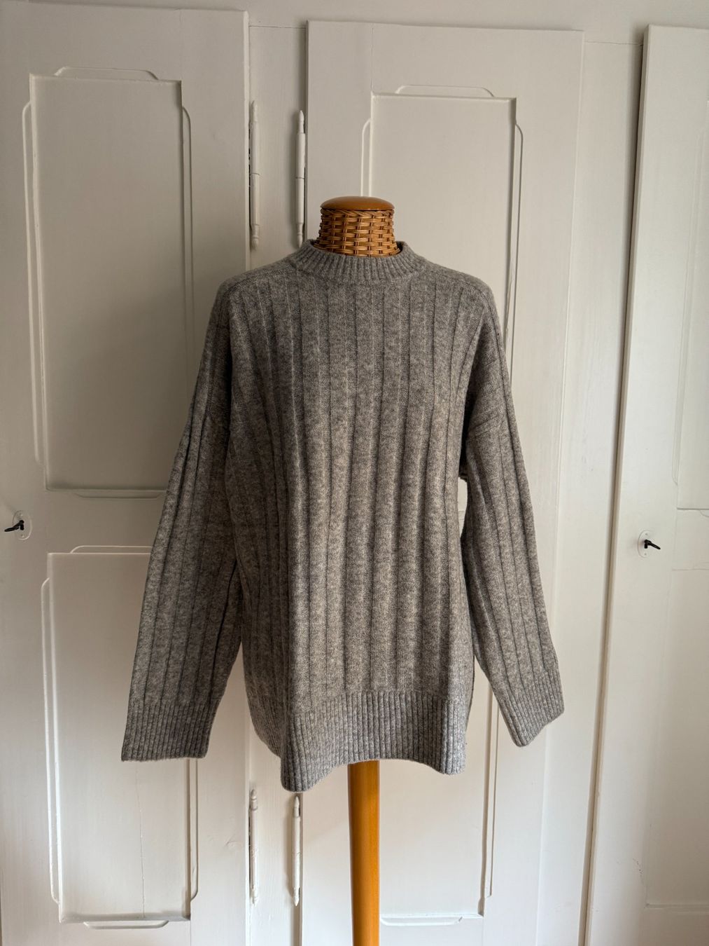 H&M Pulls & Sweat-shirts: Strickpullover hellgrau weich L – D'occasion à Zürich par Diazaio