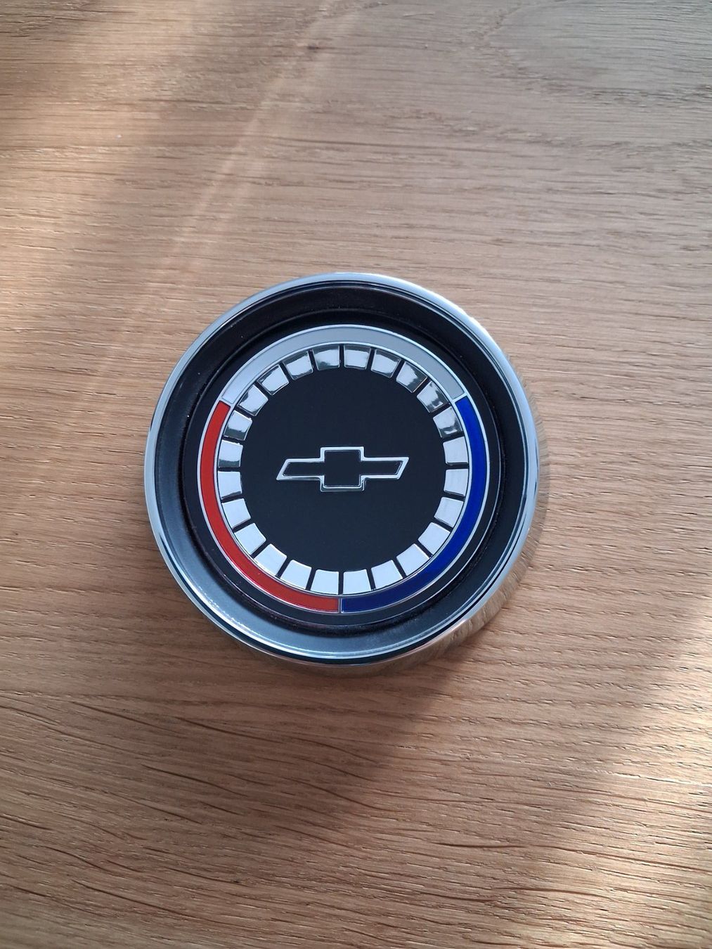 Chevrolet Tutti pezzi di ricambio auto: 1965 Chevrolet Horn Button – Nuovo (secondo la descrizione) da Wetzikon ZH venduto da 65corsa