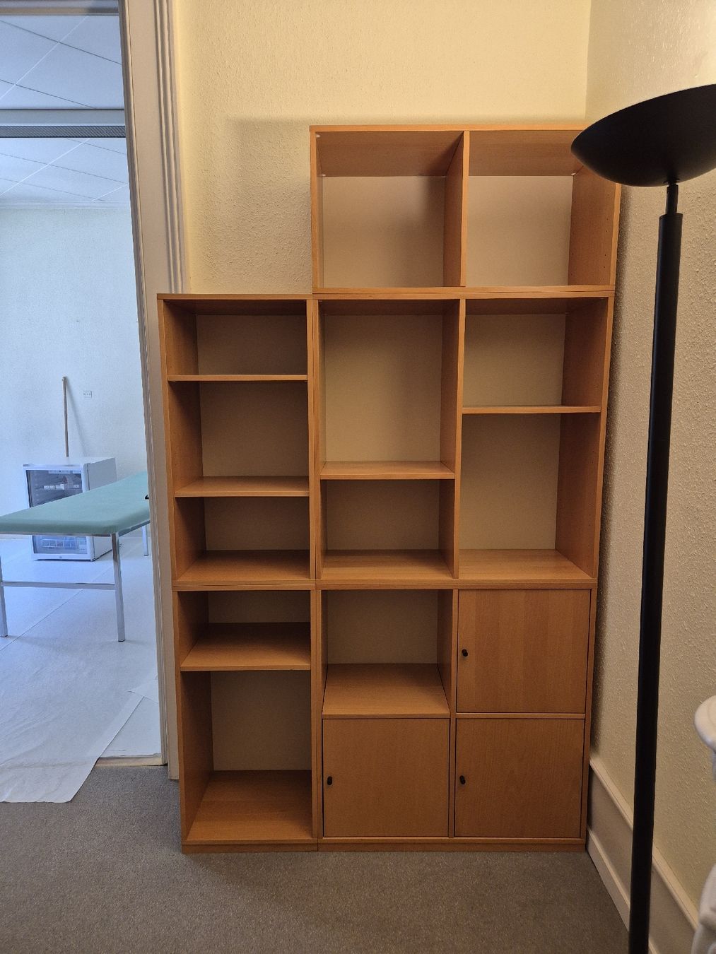 Armadi: Armoire à donner gratuit Genève  – Usato da Genève venduto da dererumvalore