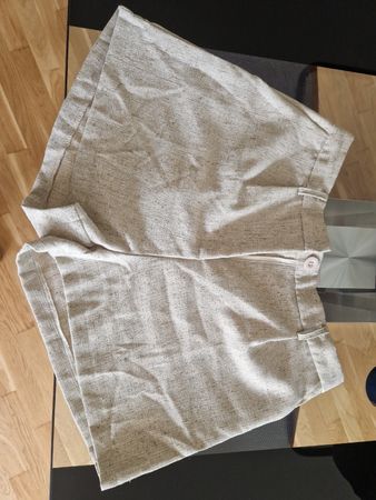 Kurze Hose Gr. 44 neu