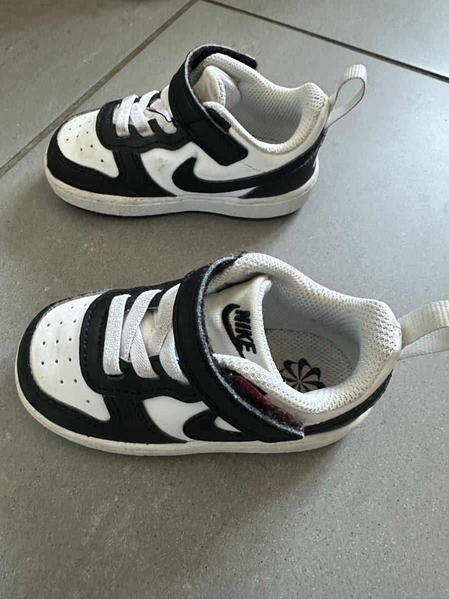 Nike Scarpe per ragazzi: Nike Kinderschuhe Grösse 22 – Usato da Zürich venduto da Rania68 1