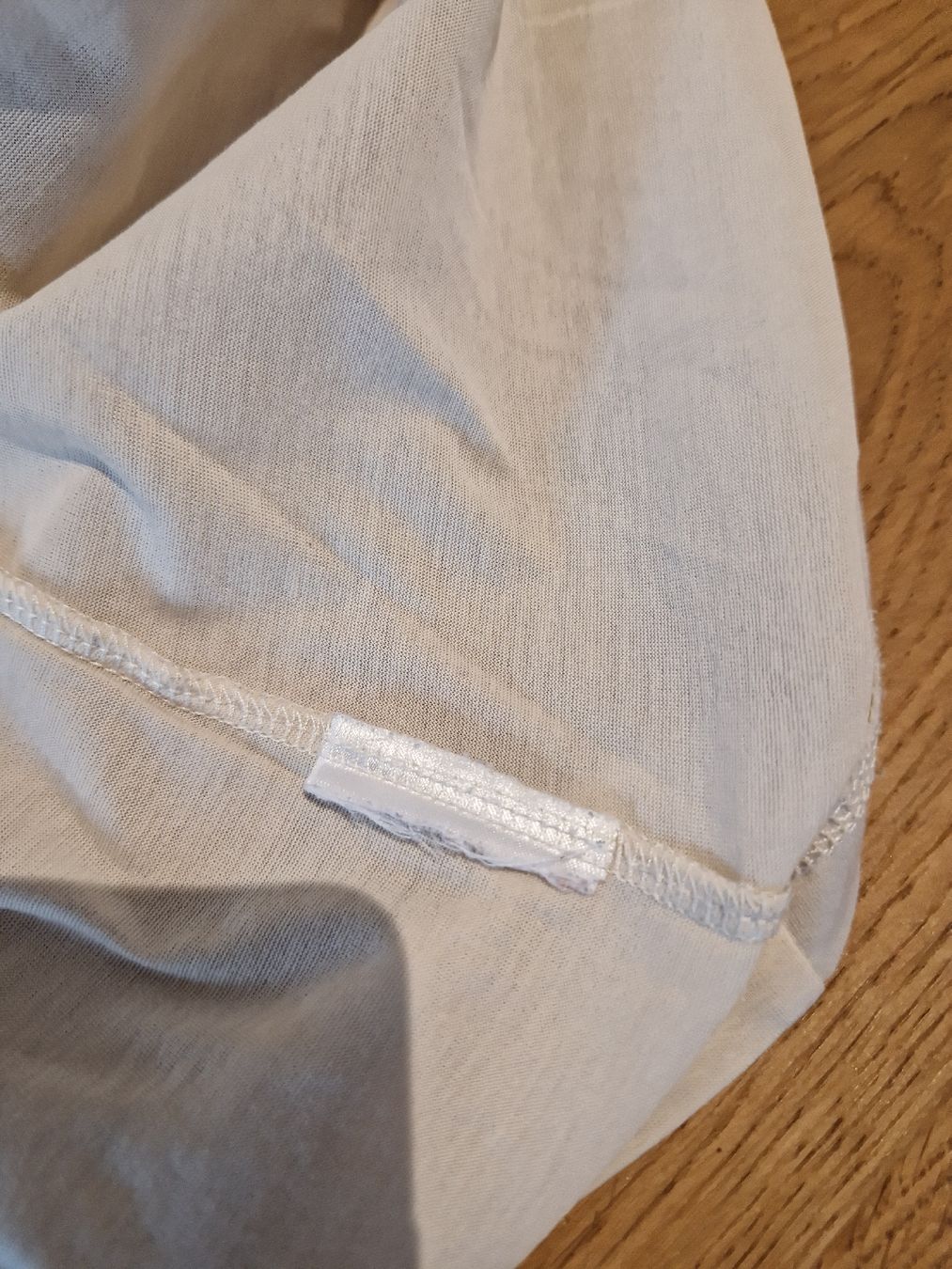 Mexx T-Shirts: Elegantes MEXX Oberteil Grösse M – Gebraucht aus St. Gallenkappel von Kevinofski 3