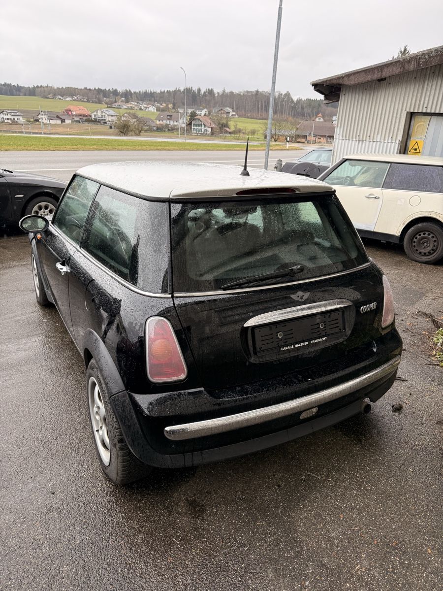 Mini Automobili: Mini Cooper zu Verkaufen, ab Platz – Usato da Grafenried venduto da ErnstEggerAG 2