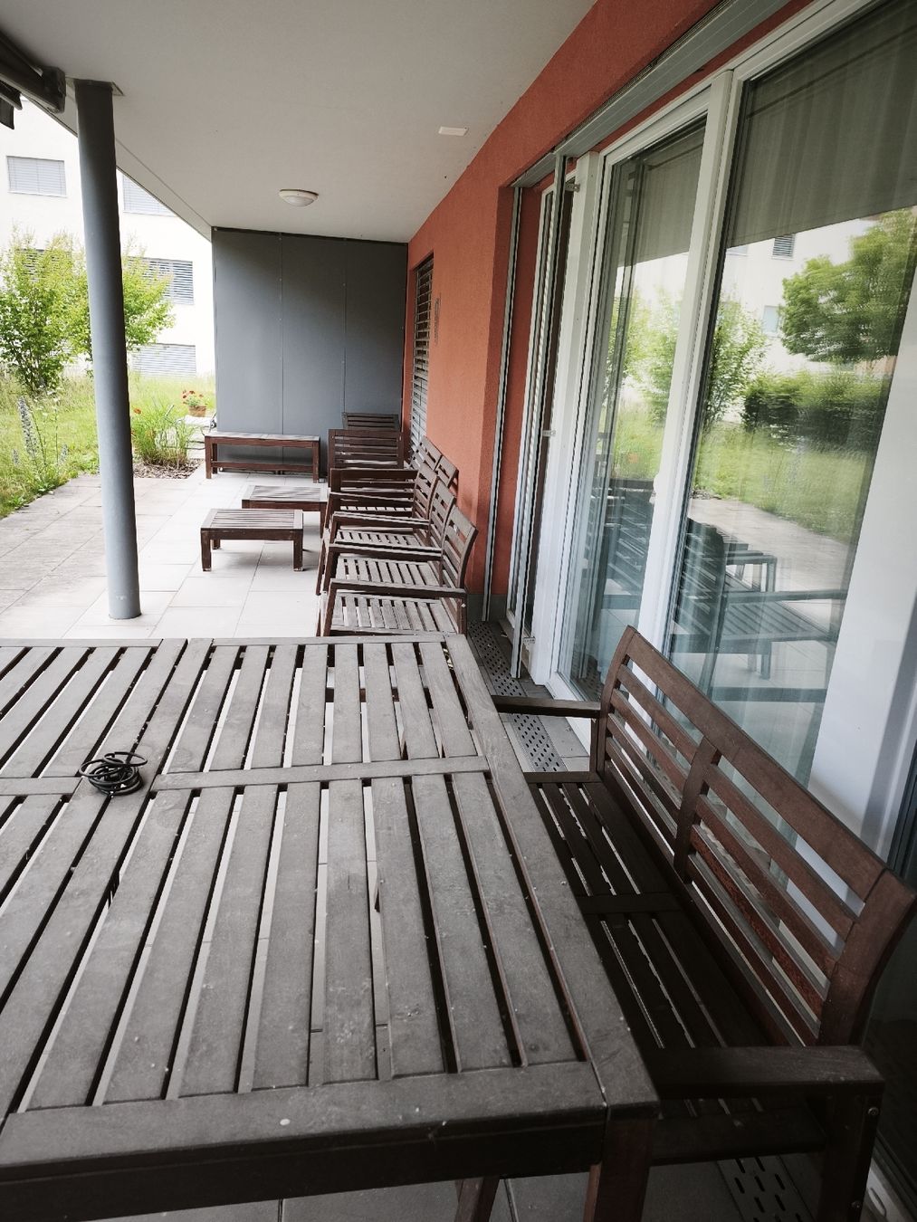 Set de table et chaises: Schöne Terrassenmöbel  – D'occasion à Oftringen par Siham___ 2